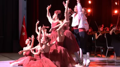 Dokuz Eylül Üniversitesi, Cumhuriyetin 102. yılını görkemli bir sanat şöleniyle