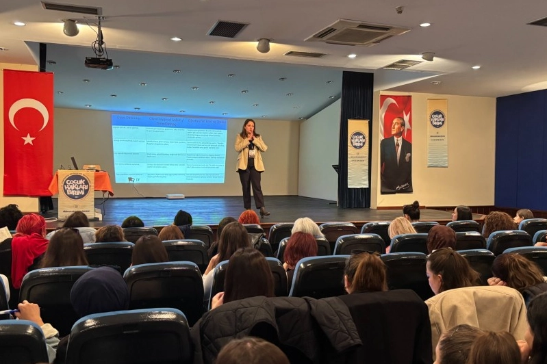 Eskişehir’de öğretmenlere uygulamalı eğitim desteği Eskişehir Büyükşehir Belediyesi tarafından düzenlenen “Öğretmenler İçin Okul Öncesi Eğitimde