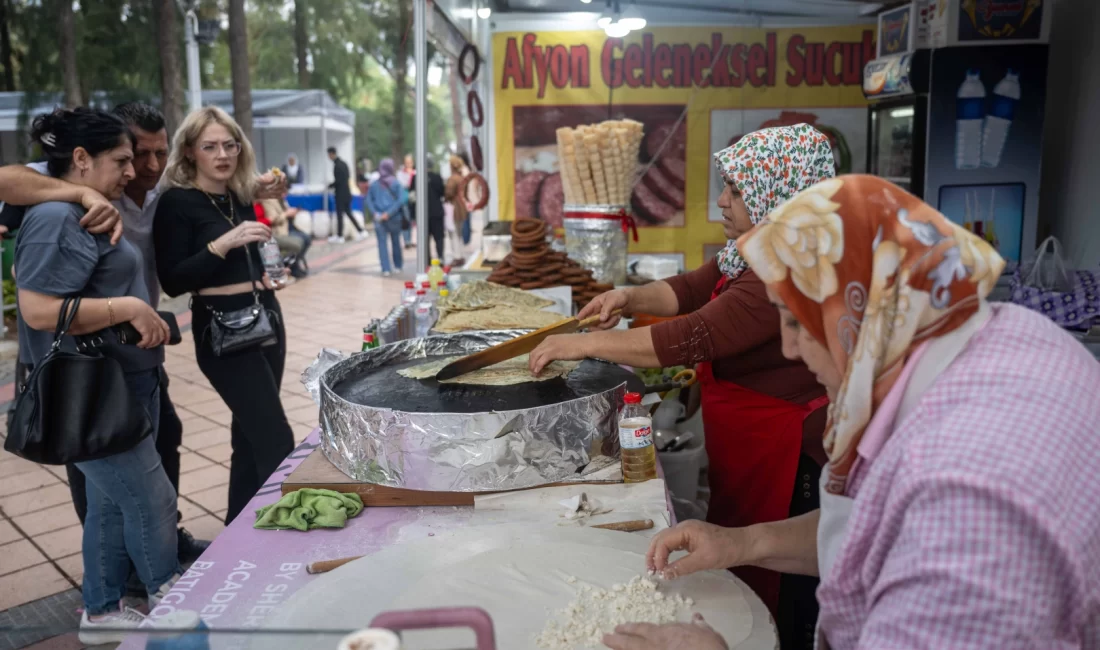 İzmir Bornova Belediyesi’nin ev sahipliğinde düzenlenen “Bi Hayat Fest”, SMA