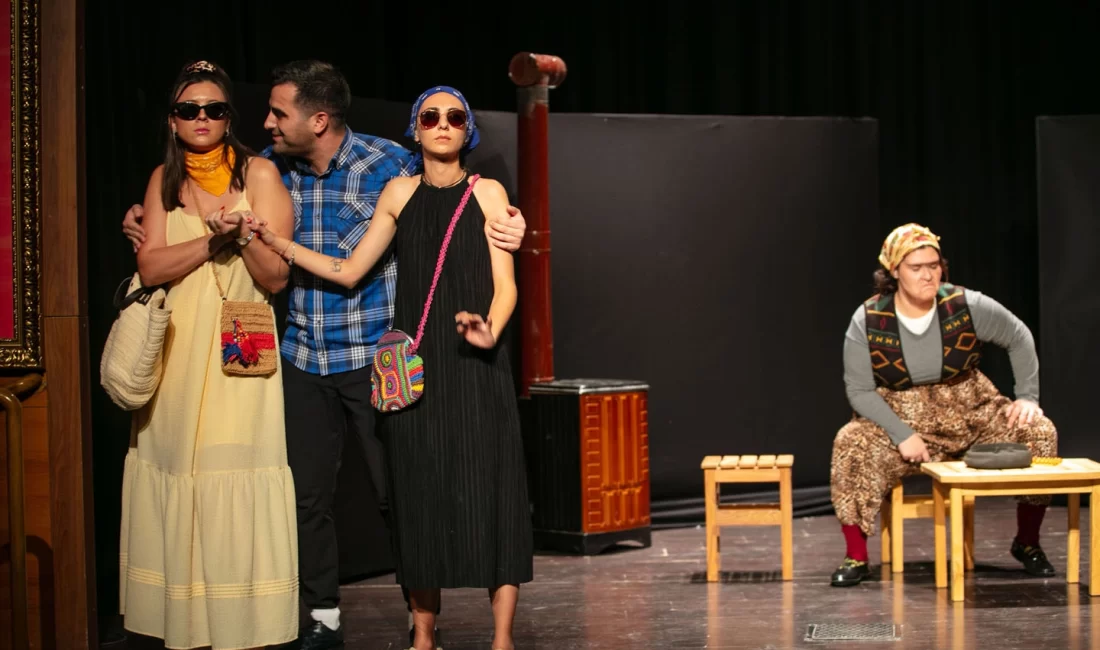 İzmir’de Güzelbahçe Belediyesi, ‘Ben Burada Oldum’ tiyatro oyunu ile Güzelbahçelilere