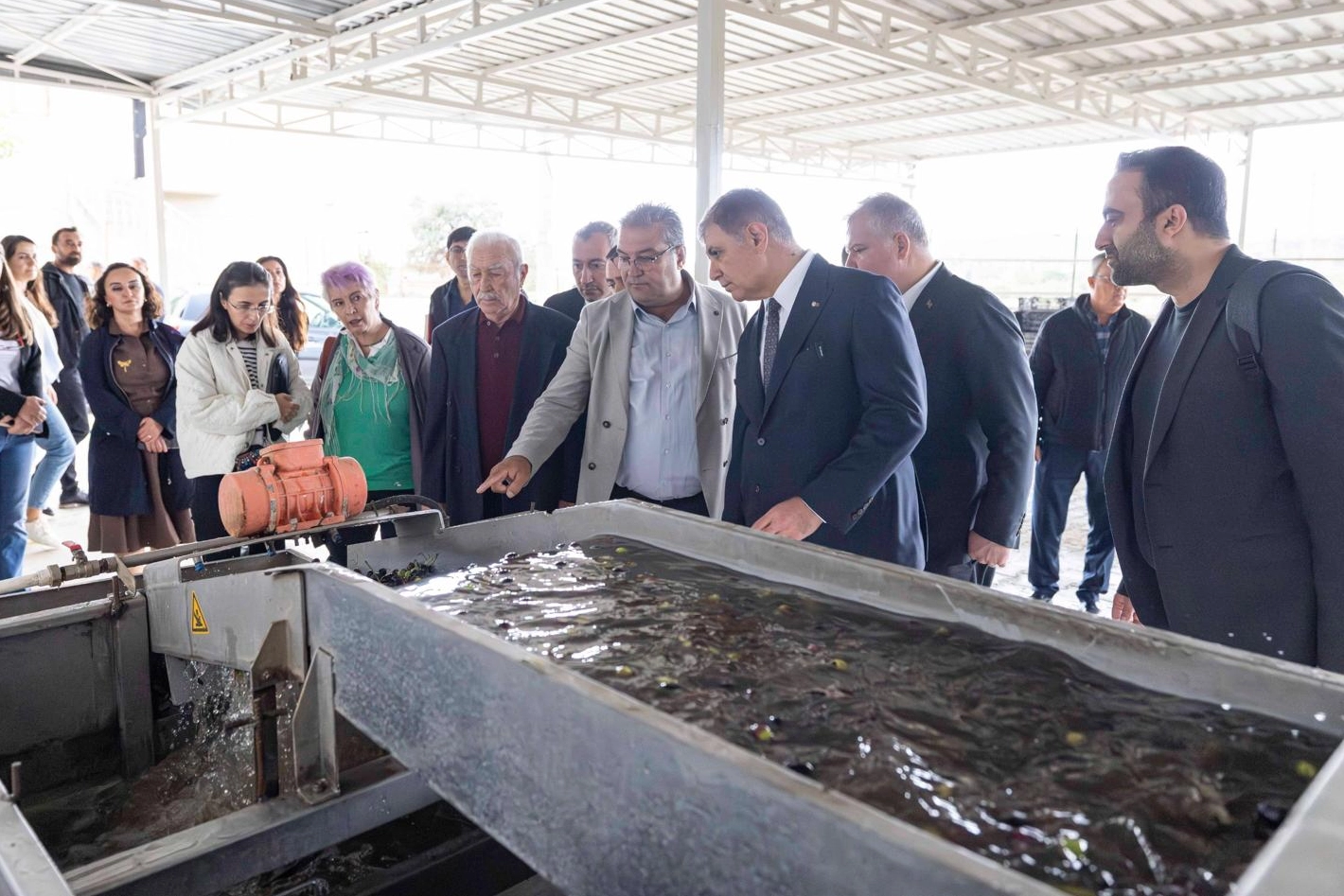 İzmir Büyükşehir Belediye Başkanı Dr. Cemil Tugay, Bademler Köyü Tarımsal