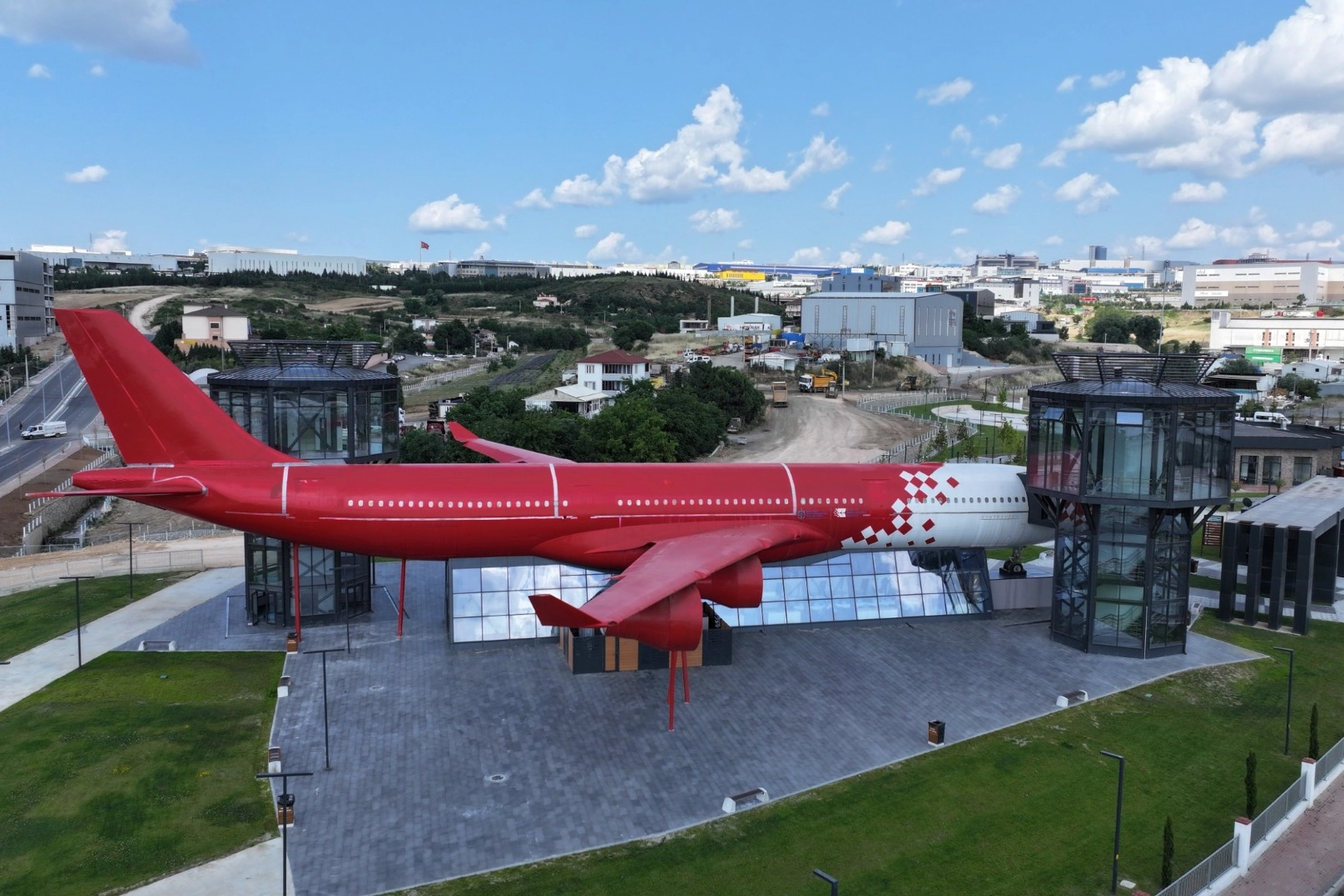 Kocaeli Büyükşehir Belediyesi’nin vizyoner projesiyle Çayırova’da eşsiz bir havacılık bilim