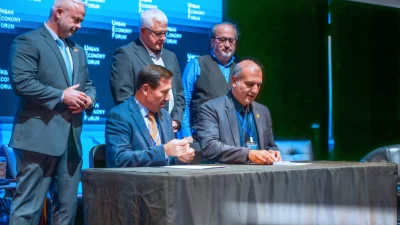 Kanada’nın Toronto kentinde düzenlenen 7. Kentsel Ekonomi Forumu’nda (UEF7) Türkiye’yi