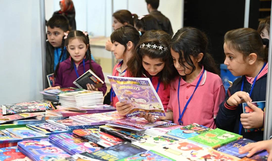 Konya Büyükşehir Belediyesi tarafından 12’ncisi düzenlenen Konya Kitap Günleri, “Geçmişten