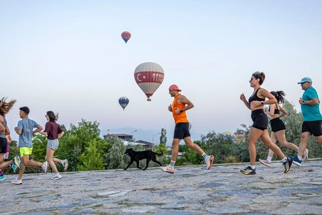 Lykos Yarı Maratonu için geri sayım başladı Denizli Büyükşehir Belediyesi’nin bu yıl ilk kez düzenleyeceği Lykos Yarı