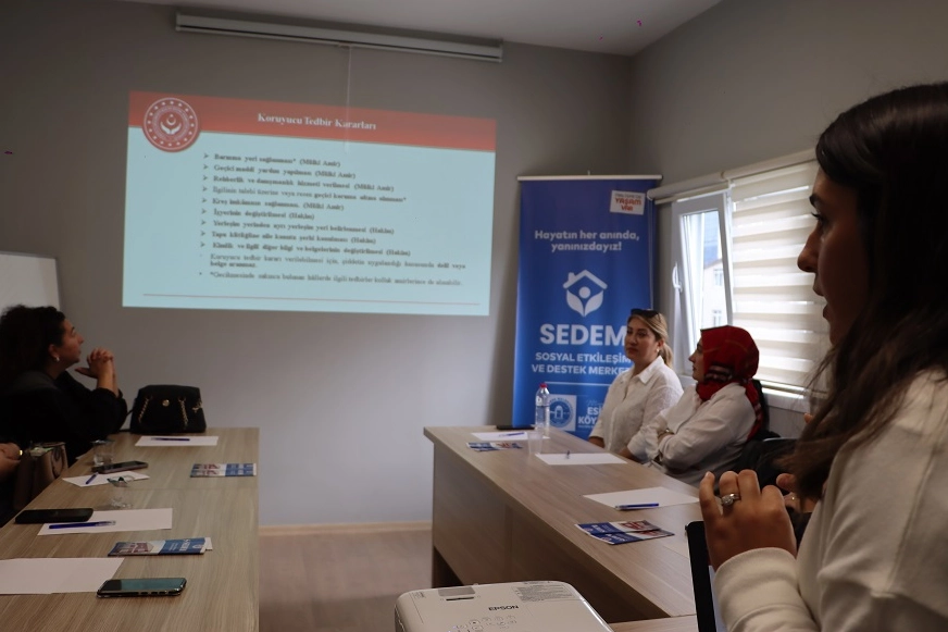 Maltepe Belediyesi’nde kadına yönelik şiddetle mücadele eğitimi İstanbul’da Maltepe Belediyesi, kadına yönelik şiddetle mücadele için çalışanlarına eğitim