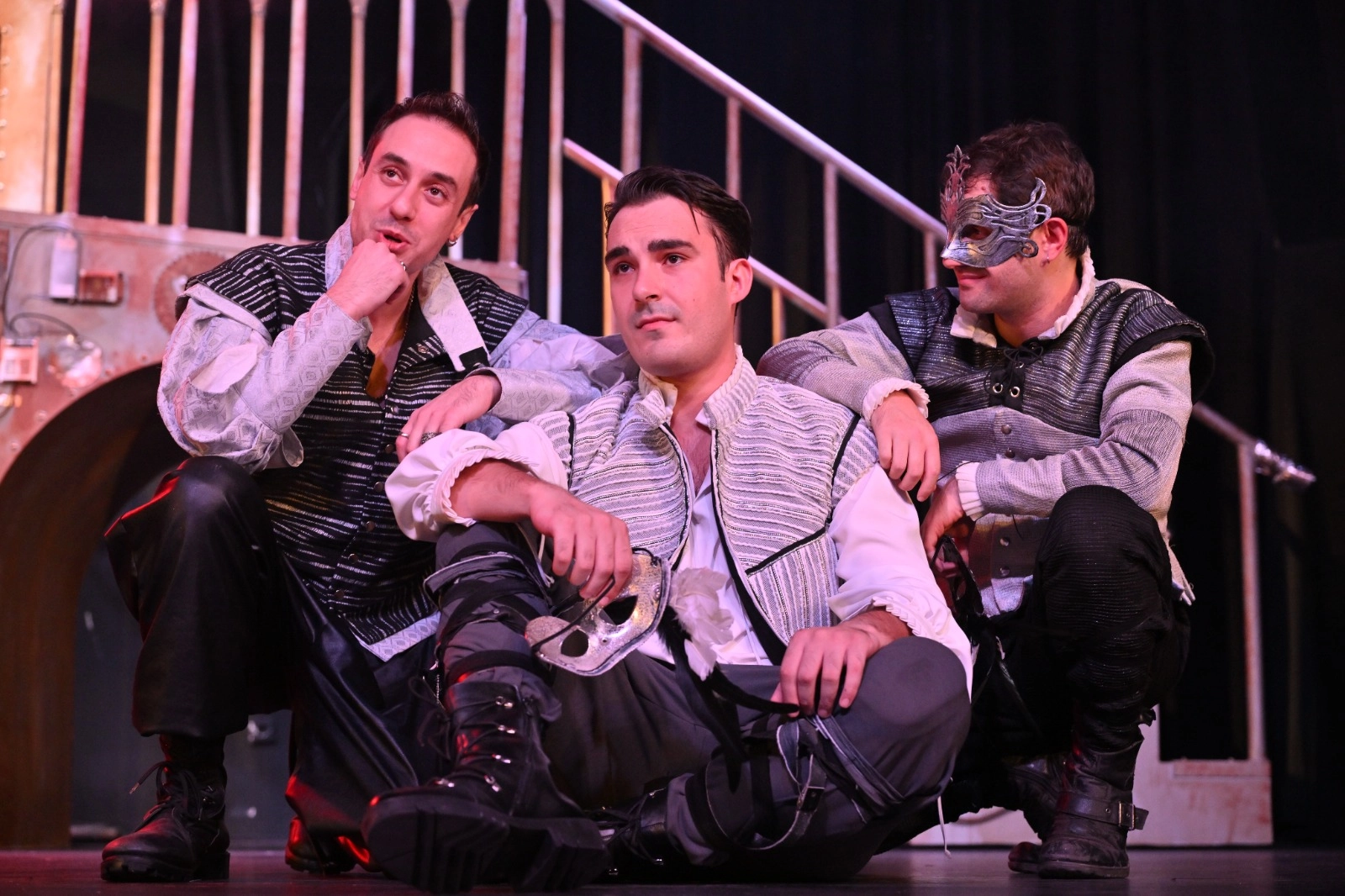 Manisa Büyükşehir Belediyesi Şehir Tiyatrosu, yeni sezonuna dünya edebiyatının en