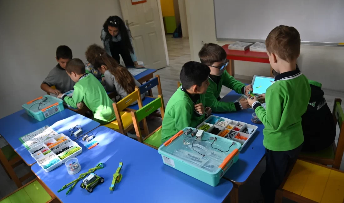 Manisa Büyükşehir Belediyesi bünyesinde hizmet veren Çocuk Kültür ve Sanat