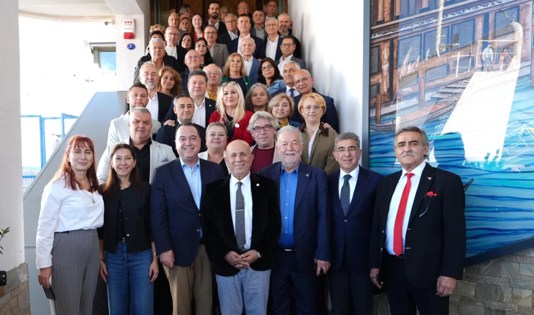 Manisalılar Federasyonu’nun İzmir Üçkuyular Boğaziçi Restoran’da düzenlediği kahvaltı programı, Manisa