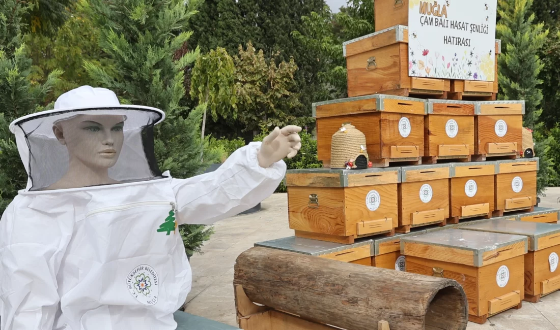 Muğla’nın Menteşe ilçesi, bu yıl ilk kez düzenlenen Çam Balı