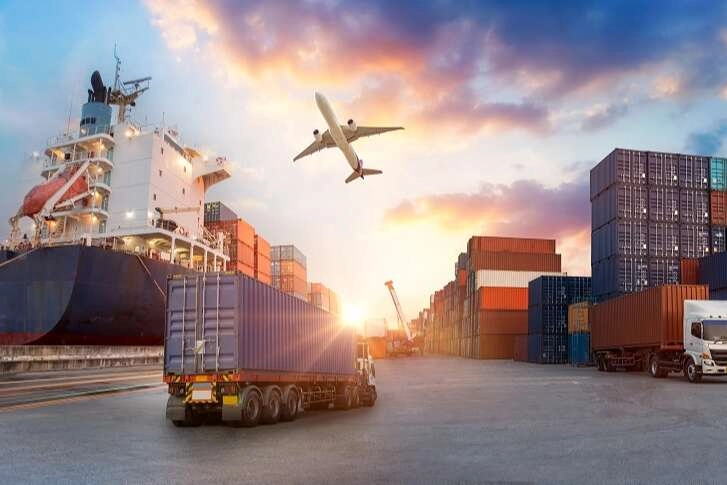 Türkiye ihracatta Cumhuriyet tarihinin rekorunu kırdı… OECD’de en hızlı büyüyen 2. ülkeyiz 29 Ekim 2025 itibarıyla Türkiye, mal ve hizmet ihracatını 390