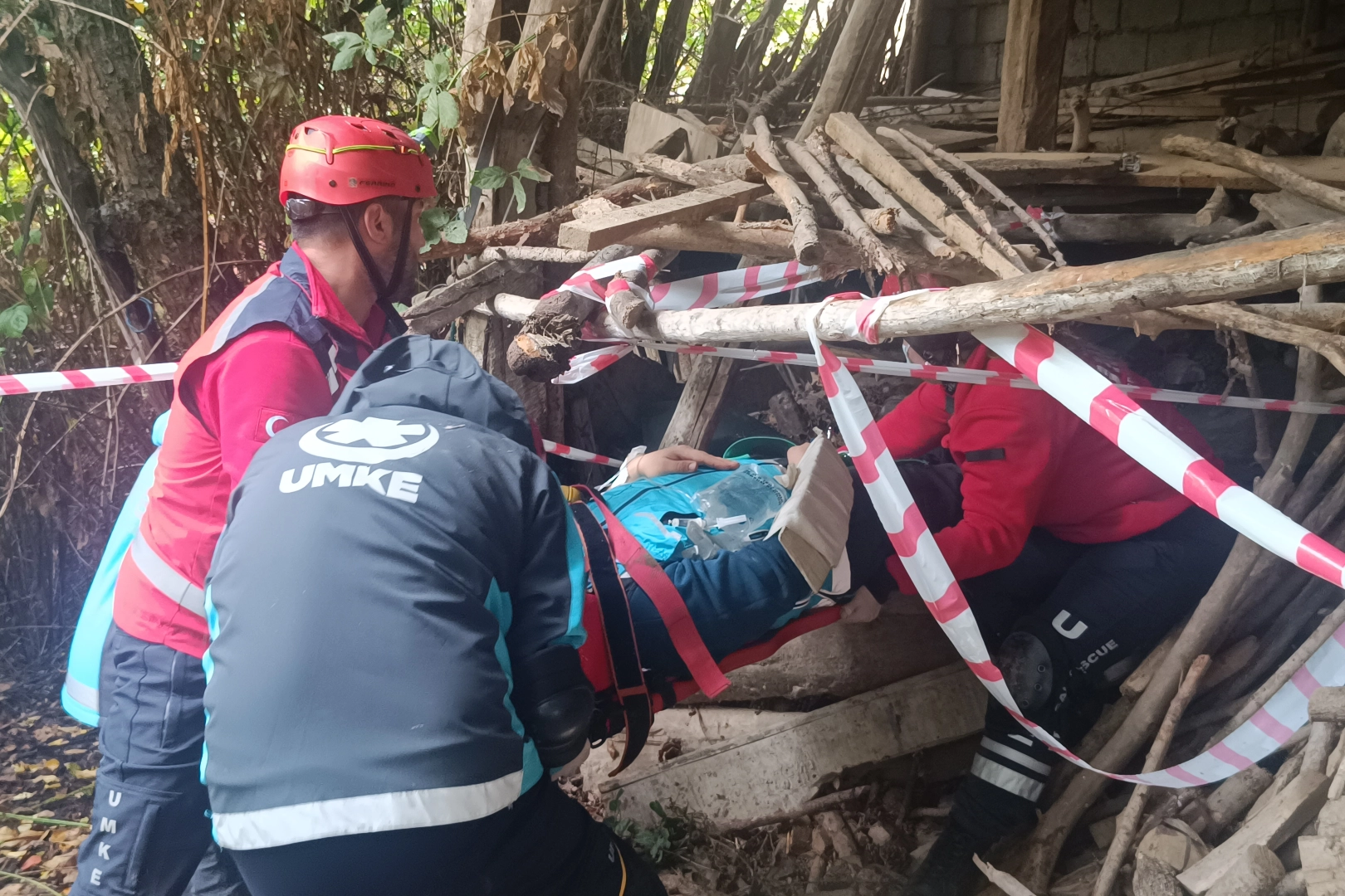 Bilecik’in Pazaryeri ilçesi Küçükelmalı Tabiat Parkı’nda, Bilecik UMKE’nin ev sahipliğinde