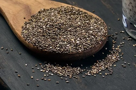 Uzmanından ‘chia tohumu’ uyarısı! Chia’yı bol sıvıyla tüketin Chia tohumu faydalı ama yanlış tüketilirse zarar verebilir. Beslenme ve