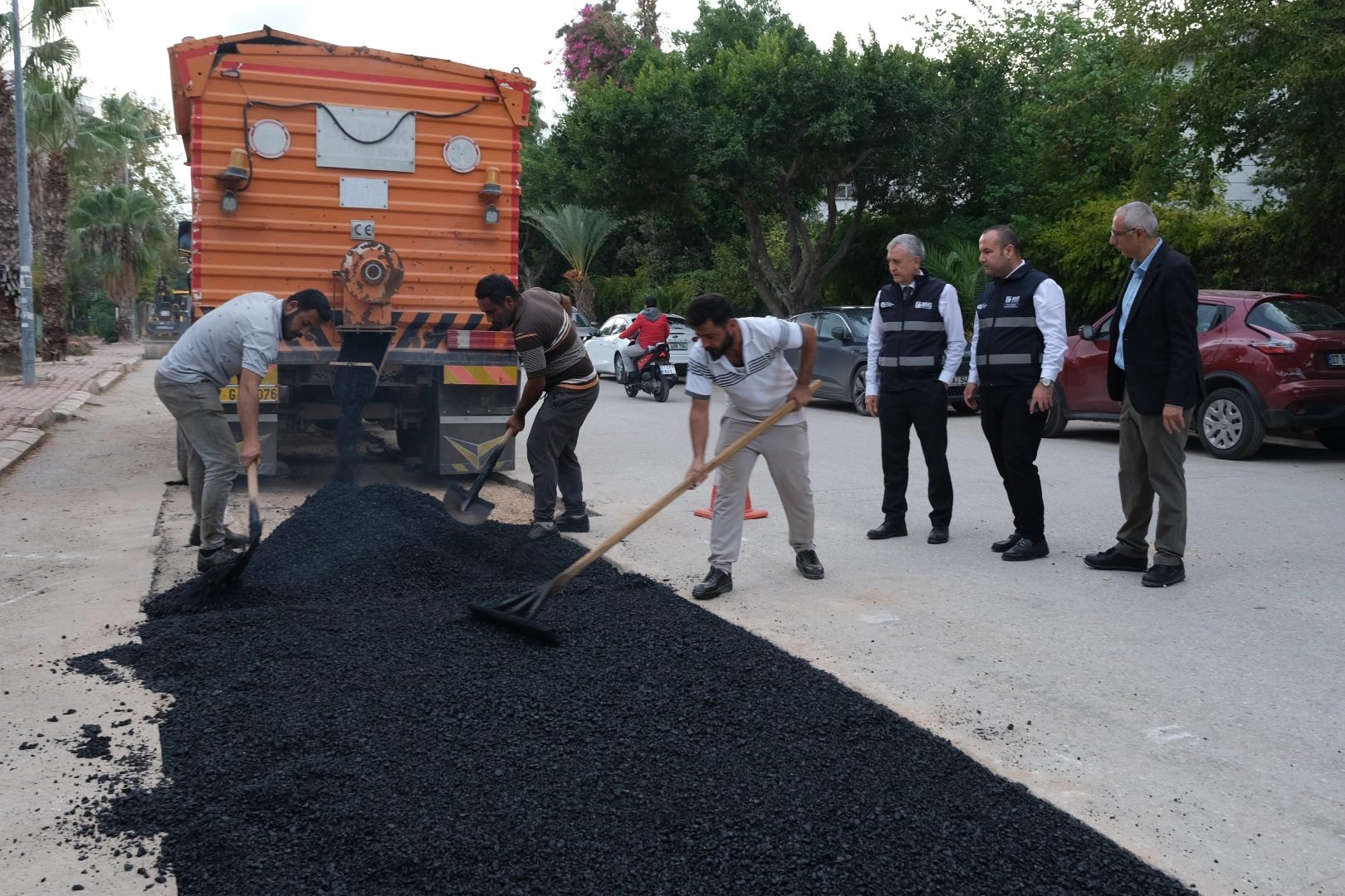 Antalya Büyükşehir Belediyesi ASAT Genel Müdürlüğü, bir yandan kentin altyapı