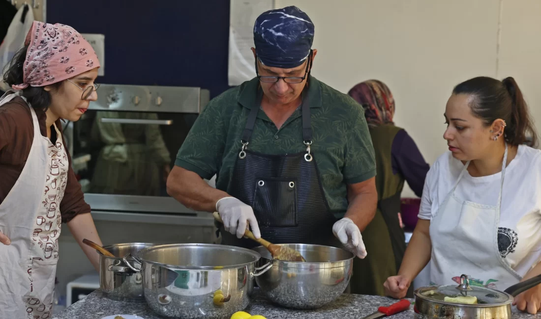 Antalya Büyükşehir Belediyesi Atatürk Sanat Eğitim Merkezi (ATASEM) tarafından ilk