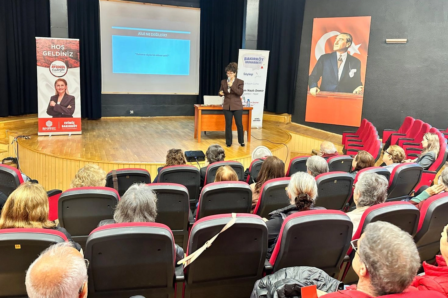 Bakırköy Belediyesi’nin her Cuma İspirtohane Kültür Merkezi’nde düzenlediği “Bakırköy Muhabbeti”