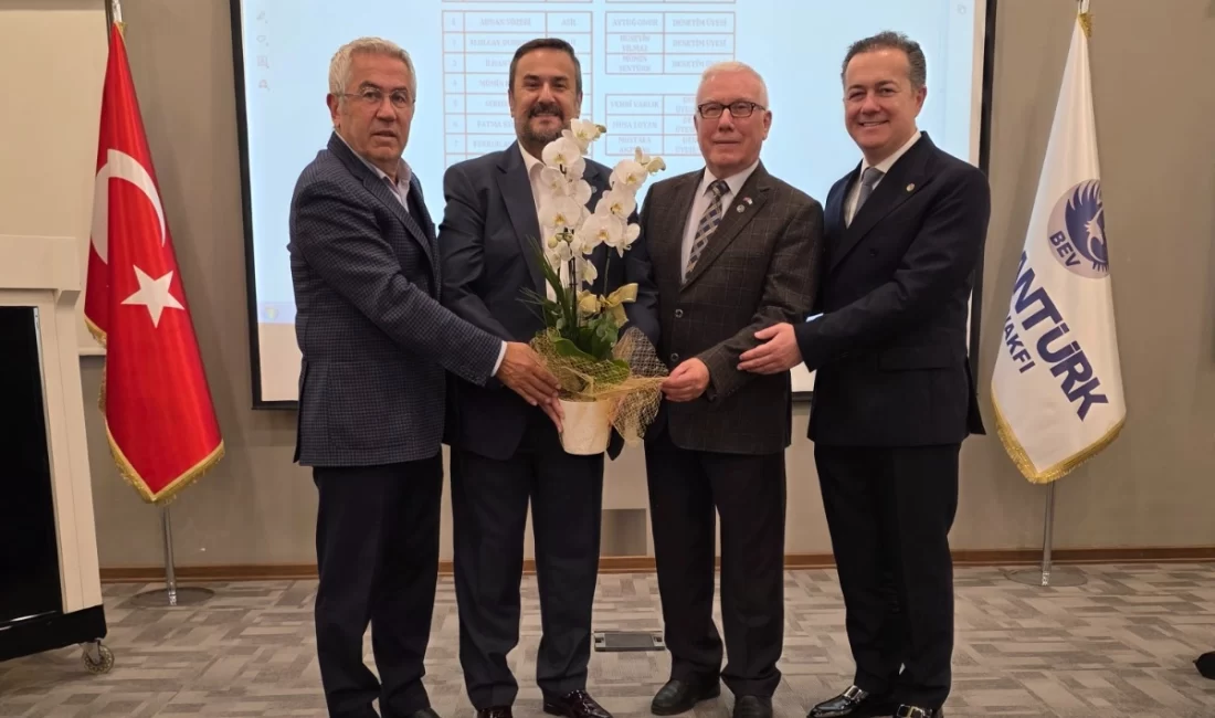 BALKANTÜRK Eğitim Vakfı (BEV)’nın 22. Olağan Mütevelli Heyeti toplantısında başkanlık