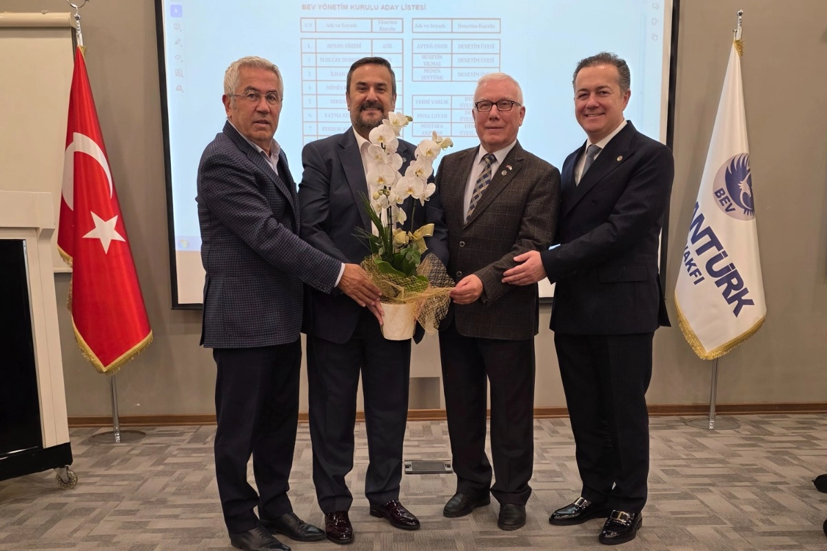 BALKANTÜRK Eğitim Vakfı (BEV)’nın 22. Olağan Mütevelli Heyeti toplantısında başkanlık