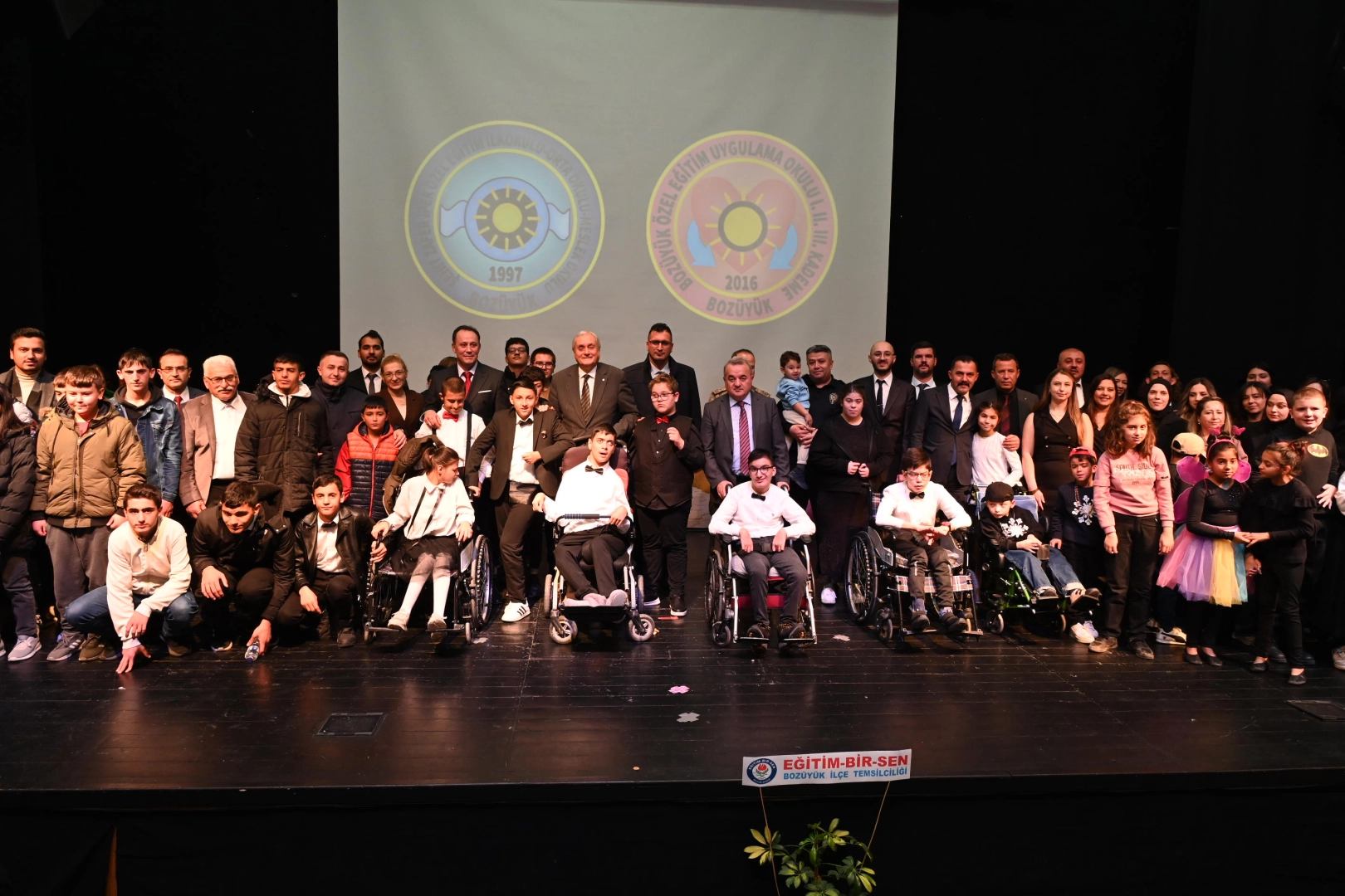 Bilecik’in Bozüyük ilçesinde 3 Aralık Dünya Engelliler Günü nedeniyle farkındalık