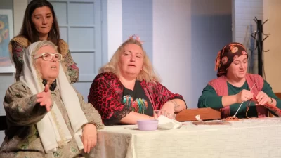 Bursa’da İnegöl Belediyesi Şehir Tiyatrosu’nun yeni oyunu “Kadın Sığınağı” Beşinci