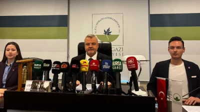 Bursa’da Osmangazi Belediyesi’nin Aralık ayı meclis toplantısı, belediye meclis salonunda