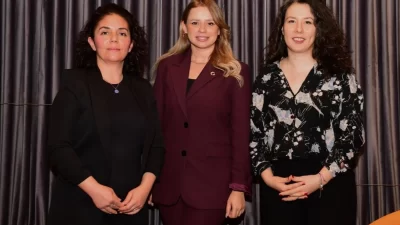 Bursa’da Osmangazi Belediyesi’nin düzenlediği ‘Medya Buluşmaları’ programında deneyimli gazeteciler Esra