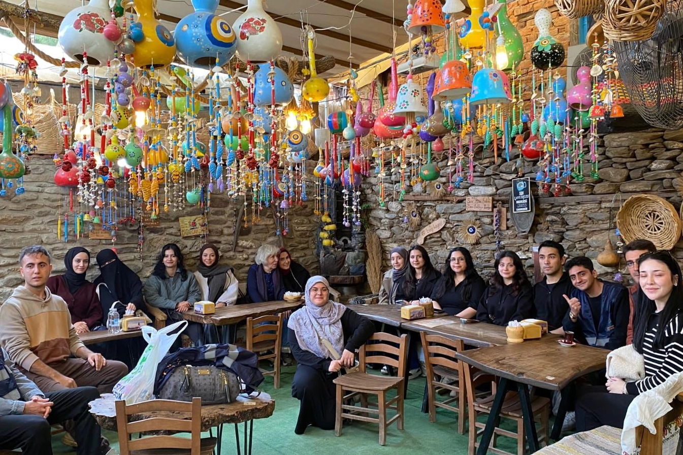 İzmir Büyükşehir Belediyesi, Bakırçay Üniversitesi’nde okuyan öğrencilere yönelik Tire gezisi