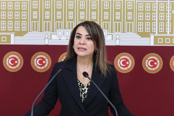 CHP Ankara Milletvekili Gamze Taşcıer, hem emekçiyi koruyan hem işletmeleri