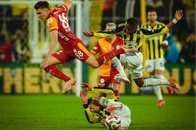 Trendyol Süper Lig’in 14. haftasındaki derbide Fenerbahçe ile Galatasaray 1-1