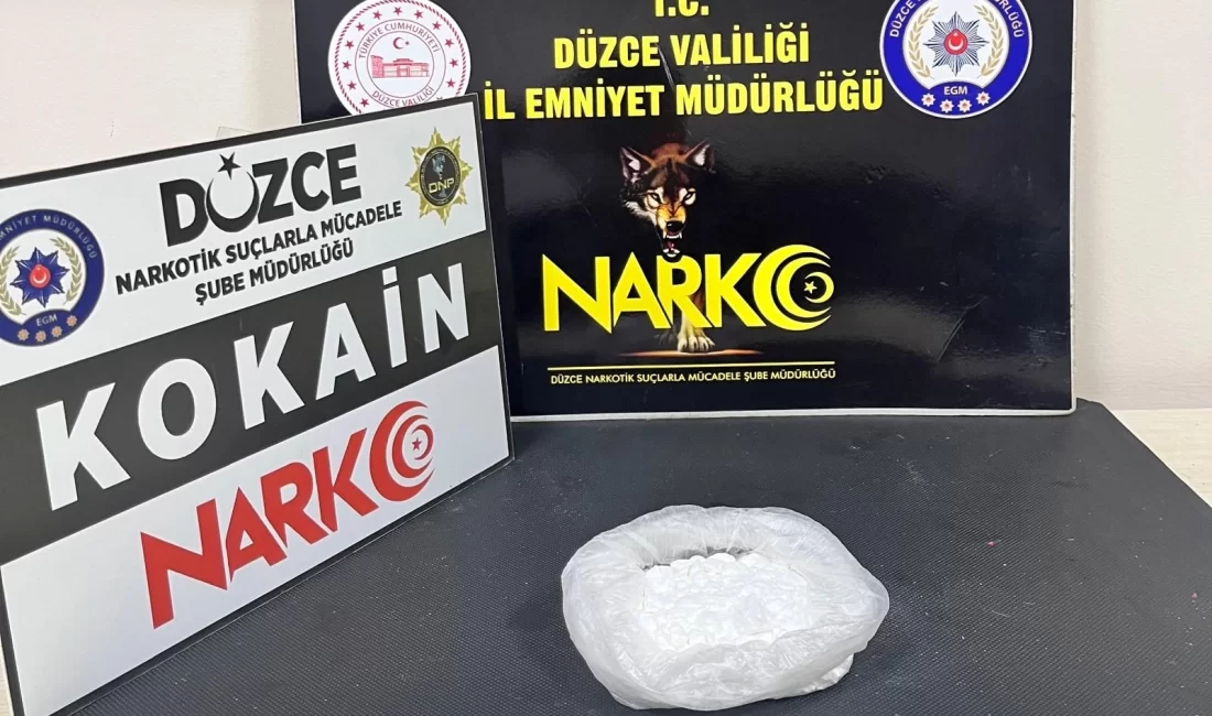 Düzce’de narkotik ekipleri, İstanbul’dan Ankara’ya uyuşturucu sevkiyatı yaptığı değerlendirilen bir