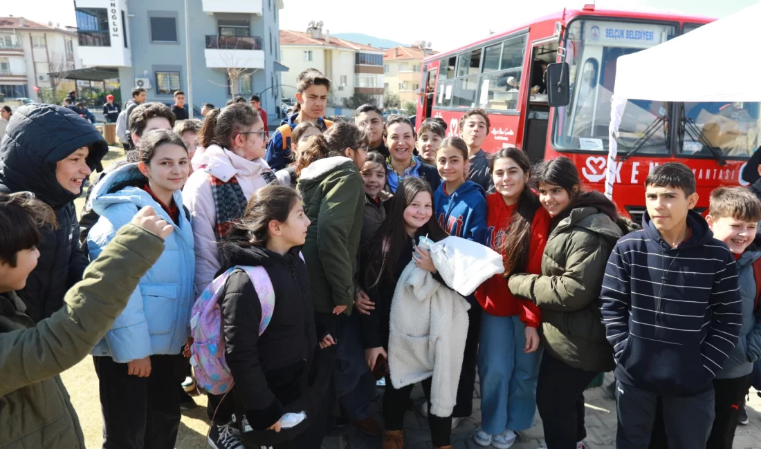 Efes Selçuk Belediyesi’nin kentte eğitim gören öğrencilere destek olmak amacıyla