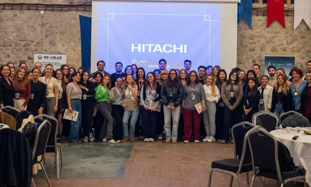 İzmir’in farklı üniversitelerinden tasarım öğrencileri, Avrupa Birliği’nin destek sağladığı Re-Value