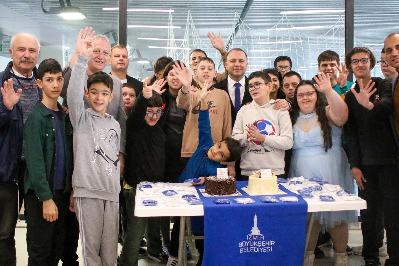 İzmir Büyükşehir Belediyesi tarafından sürdürülen “Sevgi Varsa Engel Yoktur, Hep