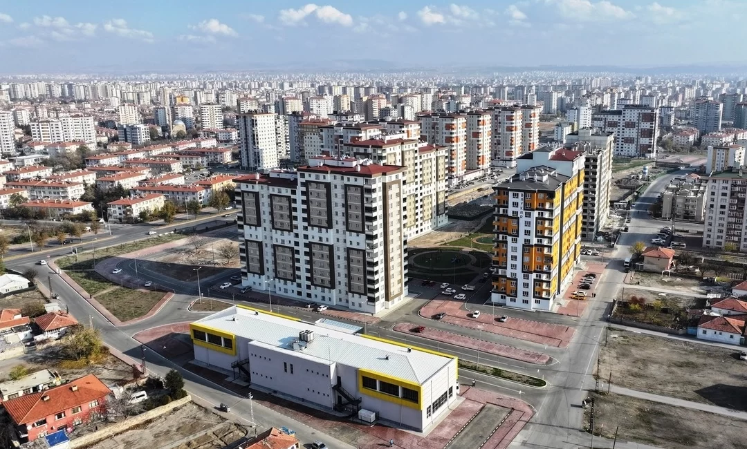 Kayseri Kocasinan Belediye Başkanı Ahmet Çolakbayrakdar, Yunusemre Mahallesi’nde Kentsel Dönüşüm