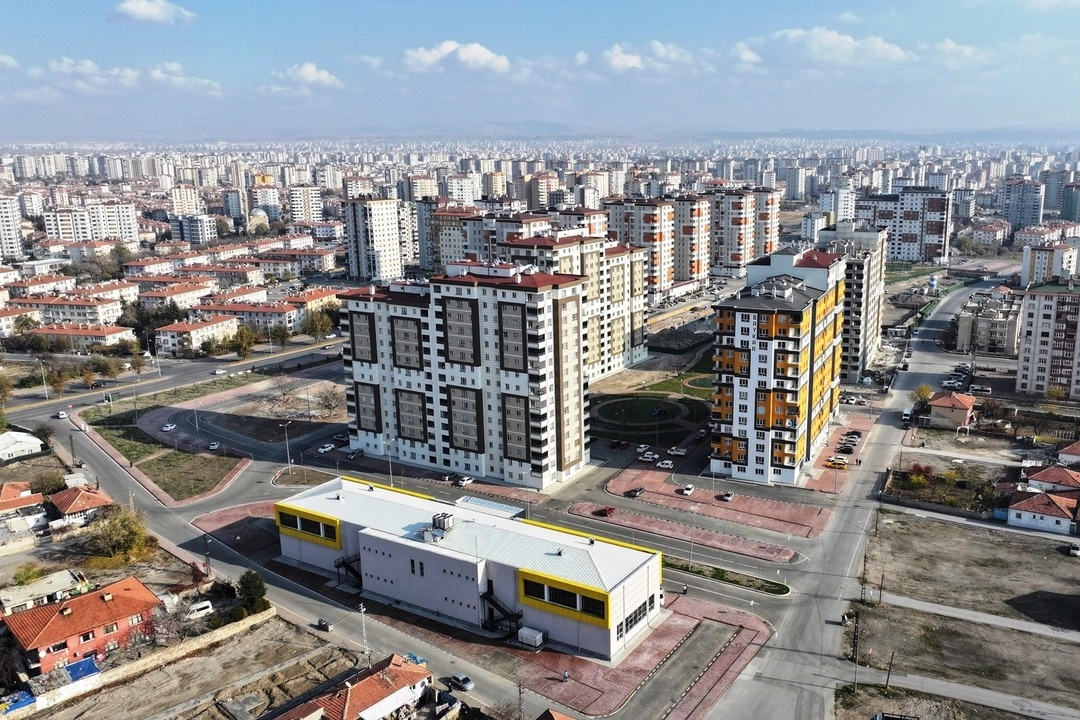 Kayseri Kocasinan Belediye Başkanı Ahmet Çolakbayrakdar, Yunusemre Mahallesi’nde Kentsel Dönüşüm