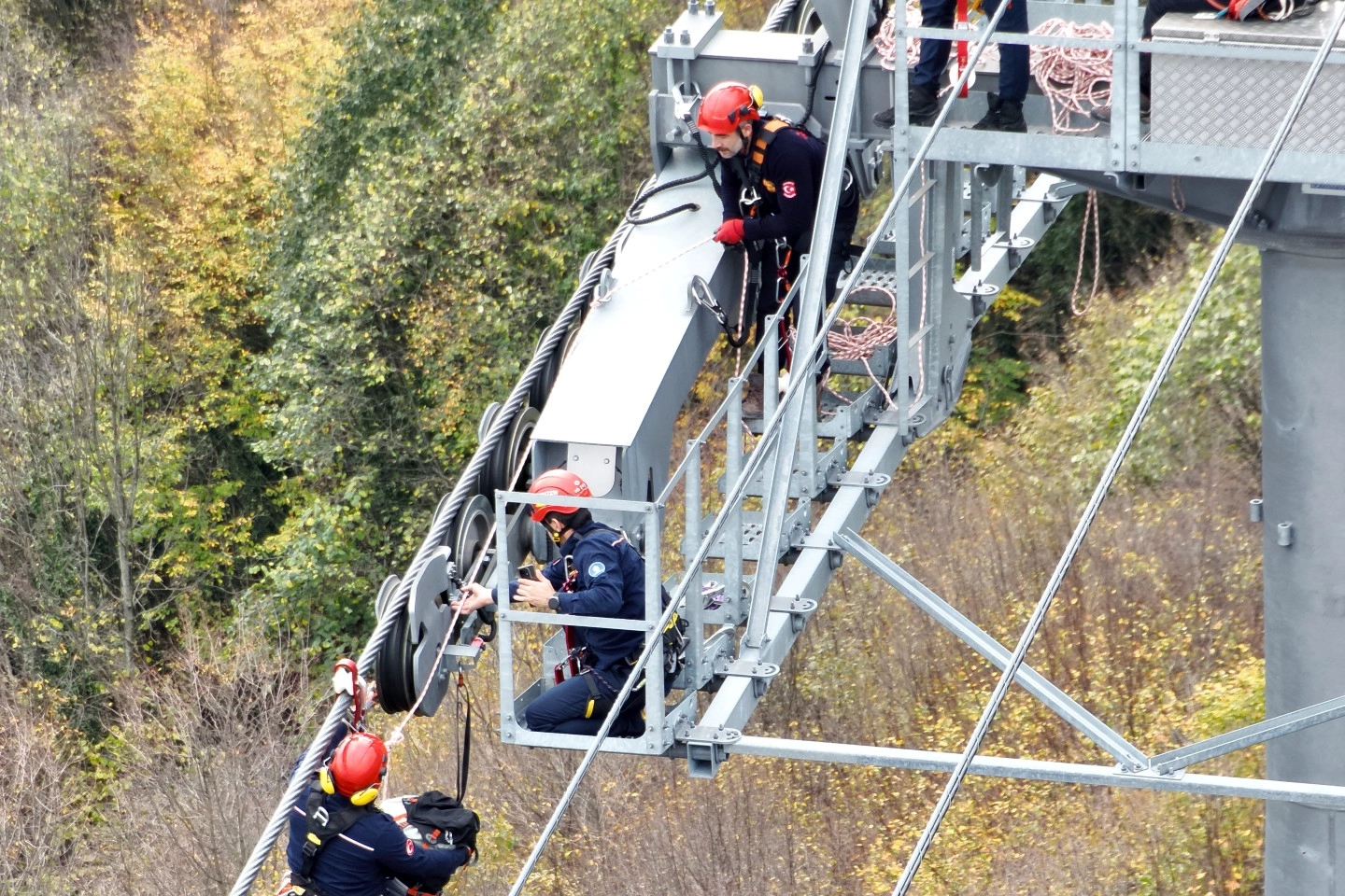 Kocaeli Büyükşehir Belediyesi iştiraki UlaşımPark tarafından işletilen Kartepe Teleferik hattında