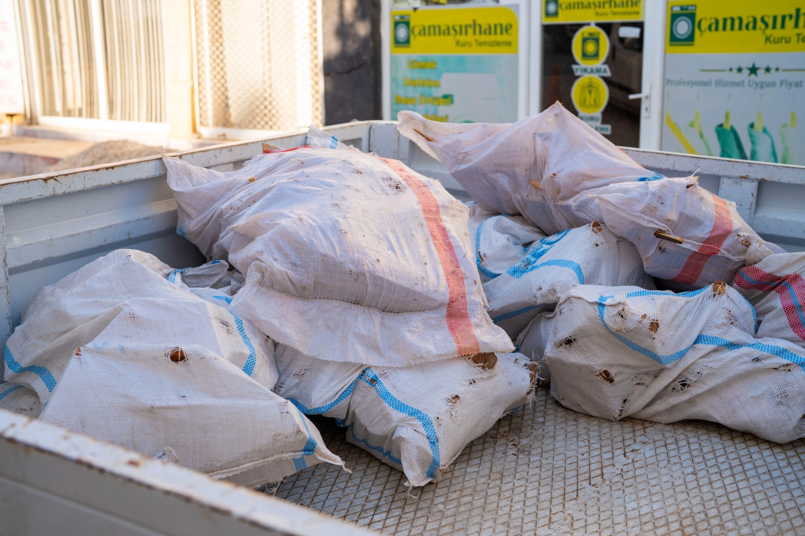 Muğla’da Milas Belediyesi, soğuk kış günlerinde ilçede yaşayan ihtiyaç sahibi