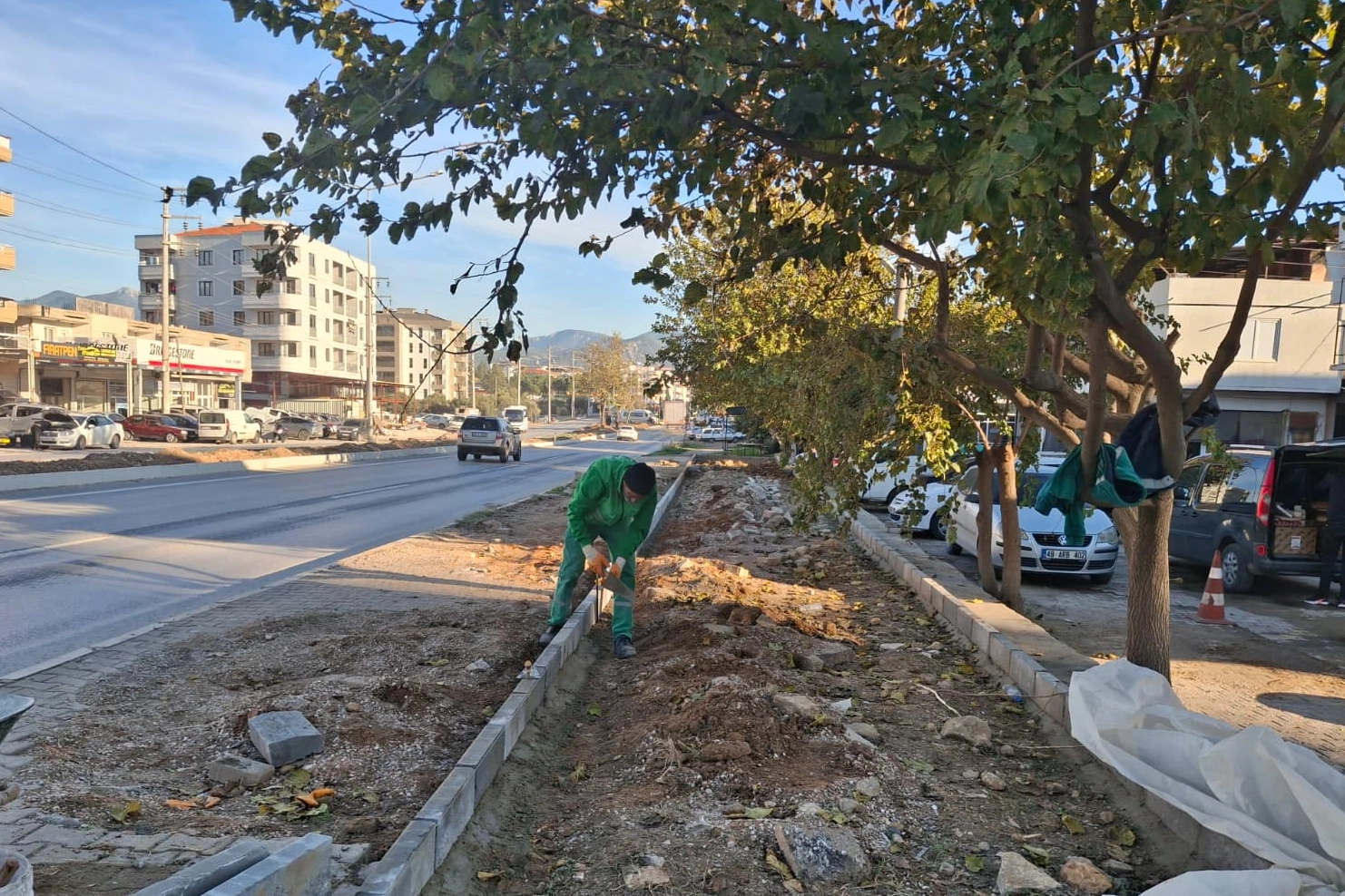 Muğla’da Milas Belediyesi Park ve Bahçeler Müdürlüğü ekipleri, ilçemizin farklı