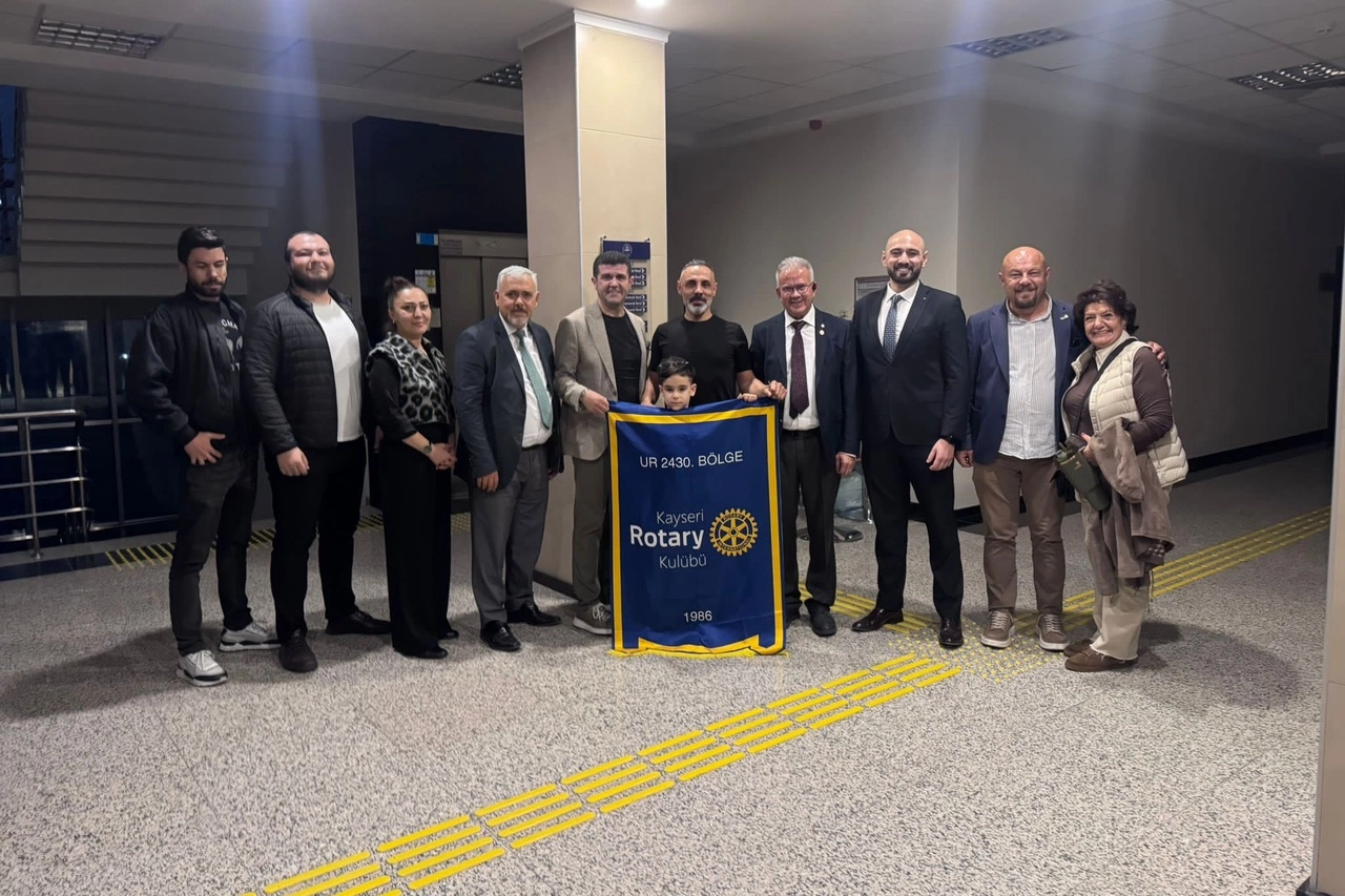 Kayseri Rotary Kulübü’nün gençlerin liderlik, iletişim ve kişisel gelişim becerilerini