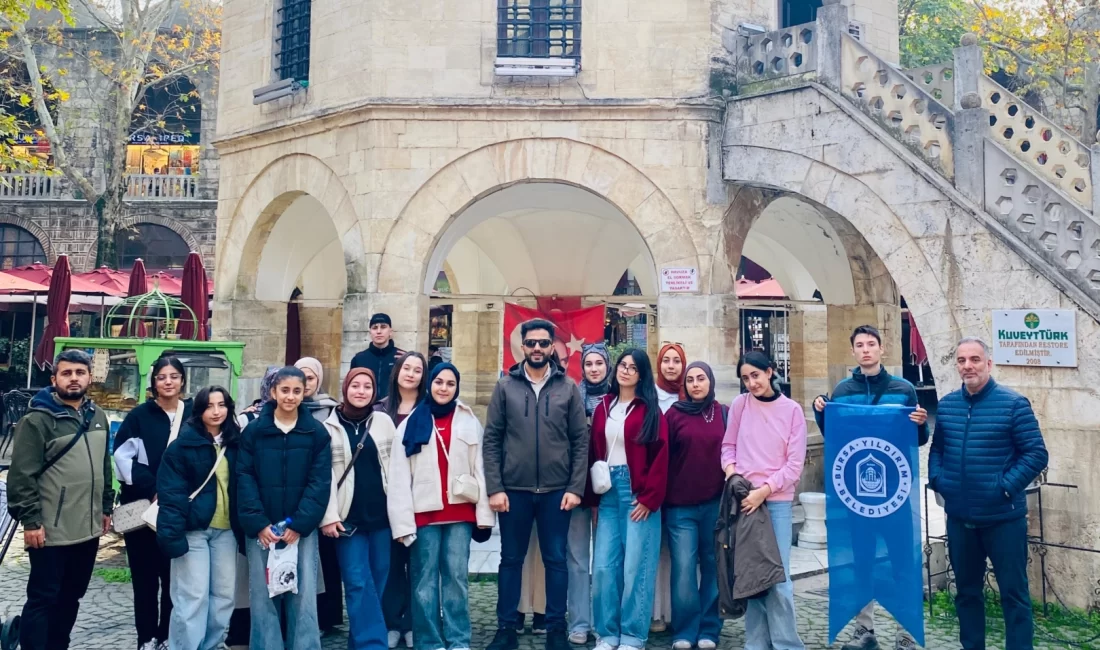 Bursa’da Yıldırım Belediyesi, gençlerin hem fiziksel hem de kültürel gelişimlerine