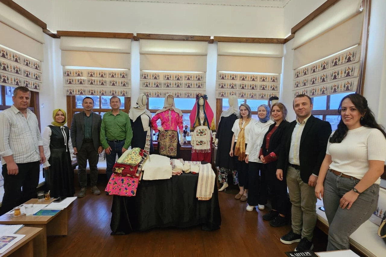 Kocaeli’de yaşayan “Manav Türklerinin” zengin kültürel mirasını yaşatmak ve tanıtmak