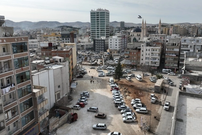 Şanlıurfa şehir merkezinde ulaşımın önemli noktalarından Şair Nabi ve Bamyasuyu
