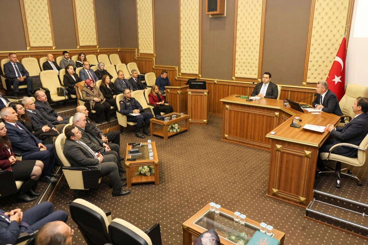 Artvin’de “Bağımlılıkla Mücadele İl Koordinasyon Kurulu” toplantısında bağımlılıkla mücadelede atılan