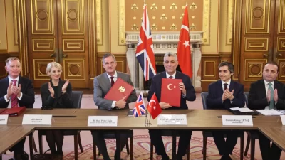 Ticaret Bakanı Ömer Bolat, Türkiye ve İngiltere arasındaki ekonomik ilişkilerin