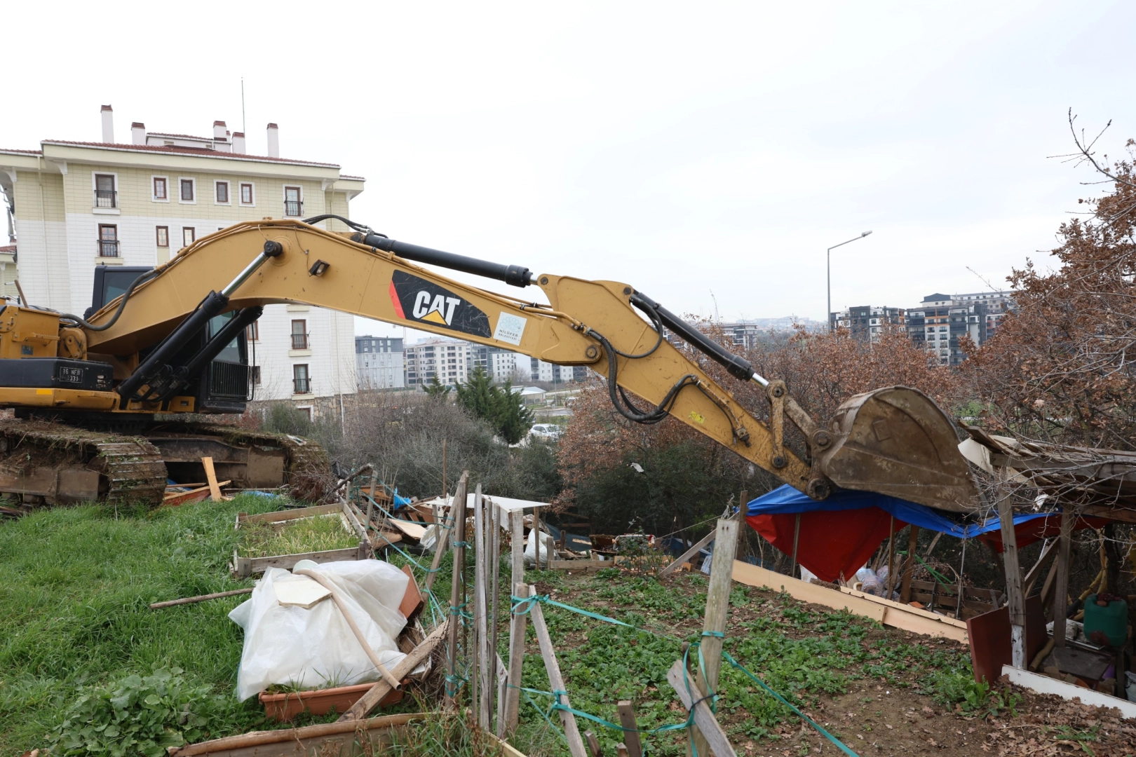 Kaçak yapılarla mücadele eden Nilüfer Belediyesi, Balkan Mahallesi’nde tespit edilen