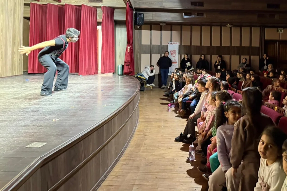 İnegöl Belediyesi’nin “Sahnede Festival Var” sloganıyla bu yıl ilk kez