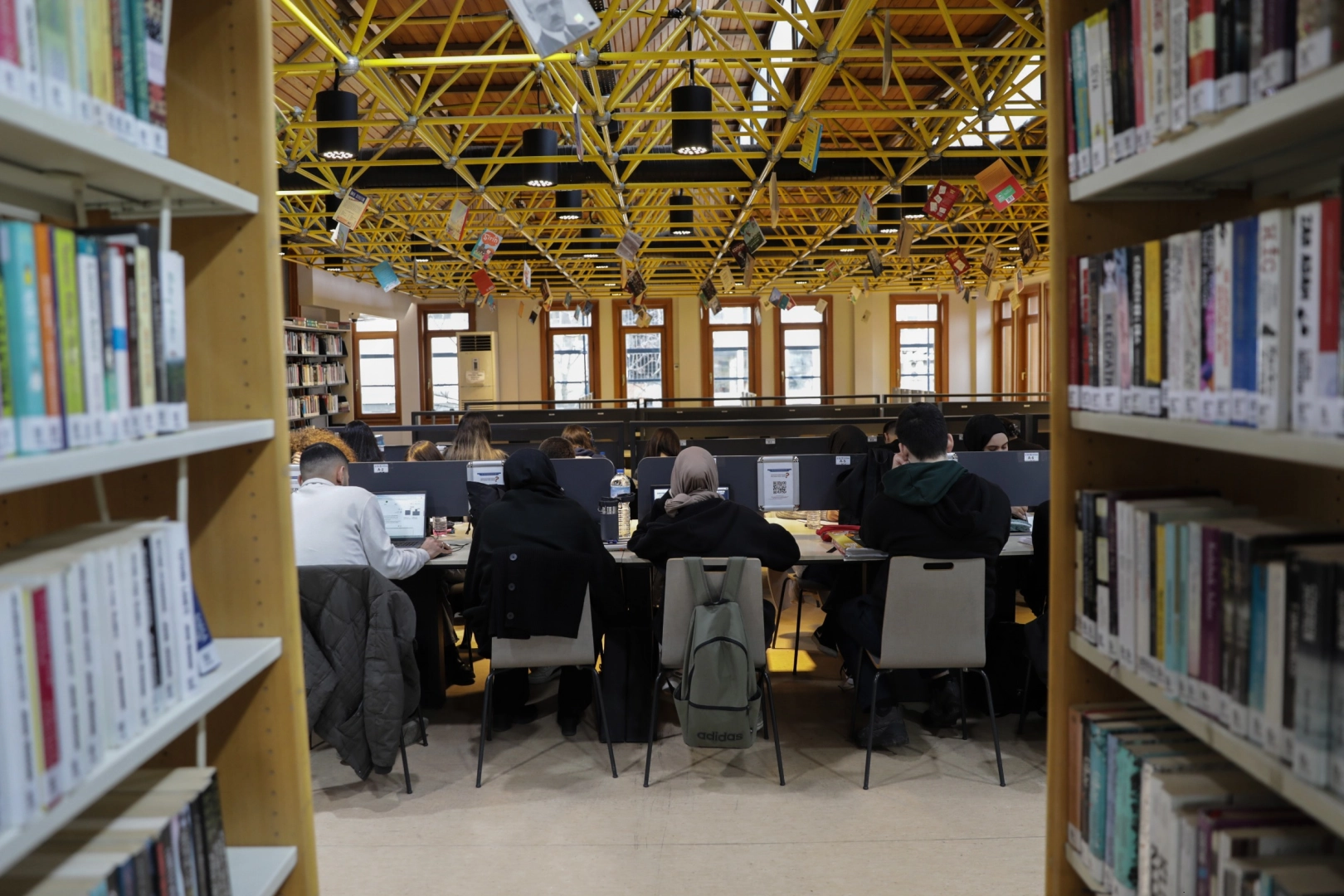 Bursa Büyükşehir Belediyesi’nin kütüphaneleri her yaştan Bursalıyı bilgiyle buluştururken, 2025’te