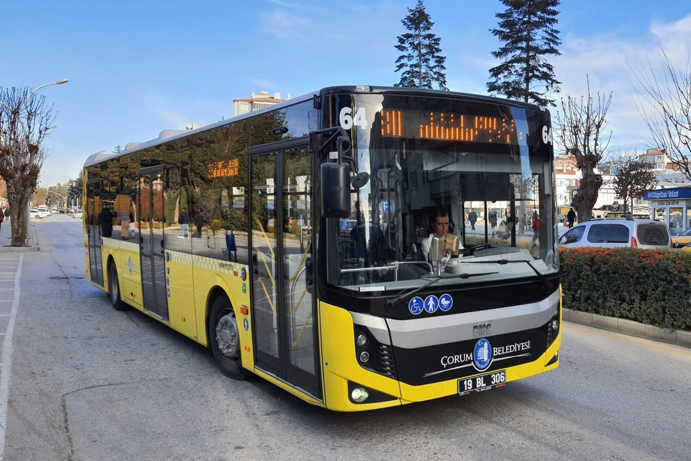 Çorum Belediyesi toplu ulaşım hizmetlerinde uygulamaya koyduğu yeniliklerle halk otobüslerinin