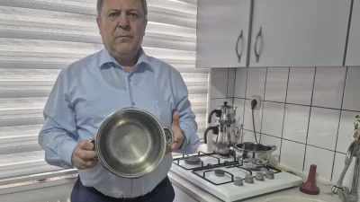 Türkiye Emekliler Derneği (TÜED) Uludağ Şubesi Başkanı Kenan Pars, en