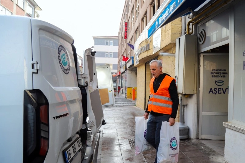 Eskişehir Büyükşehir Belediyesi, sosyal belediyecilik anlayışıyla her alanda vatandaşların yanında